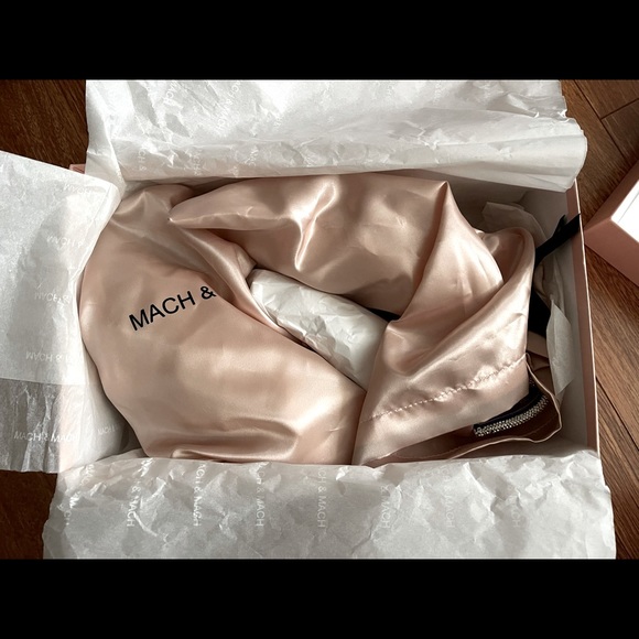 Mach and Mach brand and size 38 someone size 7/7.5 will fit perfectly. - Picture 5 of 5